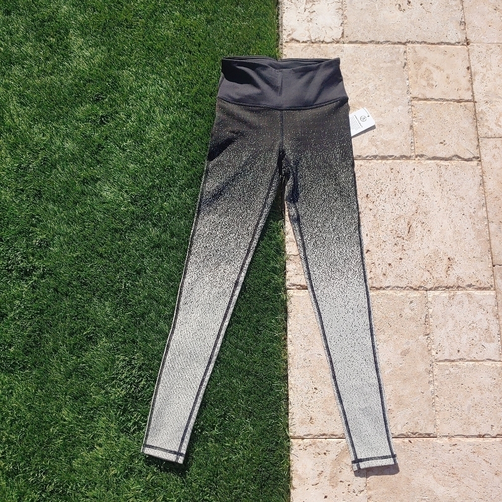 🆕 Amari Active High Rise Leggings Snowfall Design